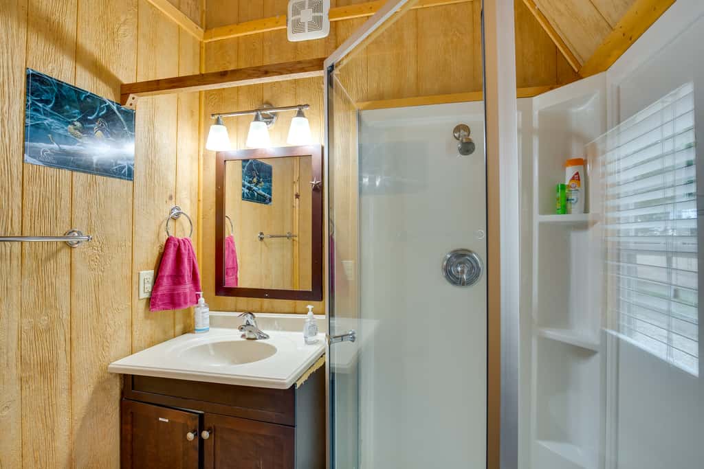 Lake Fork Studio Cabin w/ Dock + Boat Ramp!