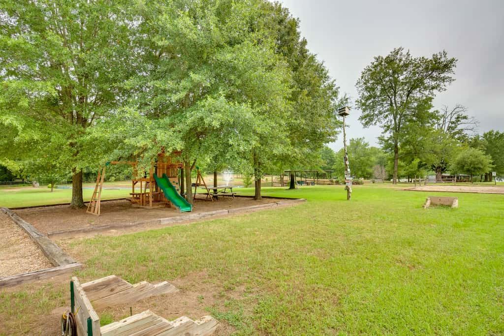 Lake Fork Studio Cabin w/ Dock + Boat Ramp!
