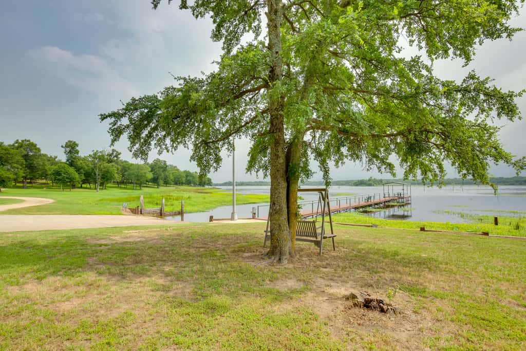 Lake Fork Studio Cabin w/ Dock + Boat Ramp!