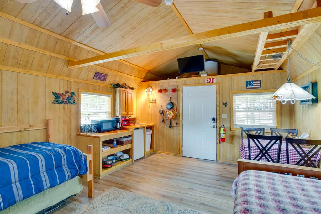 Lake Fork Studio Cabin w/ Dock + Boat Ramp!