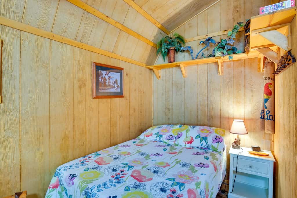 Lake Fork Studio Cabin w/ Dock + Boat Ramp!