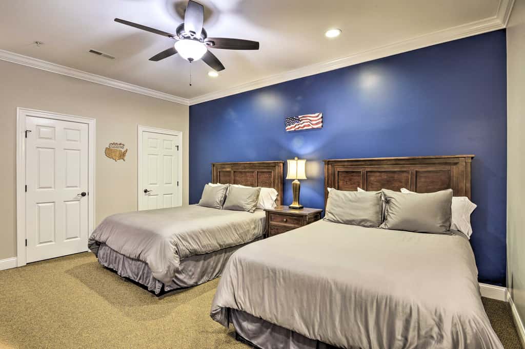 Resort-Style Condo/Suite on Golf Course w/ Pool!