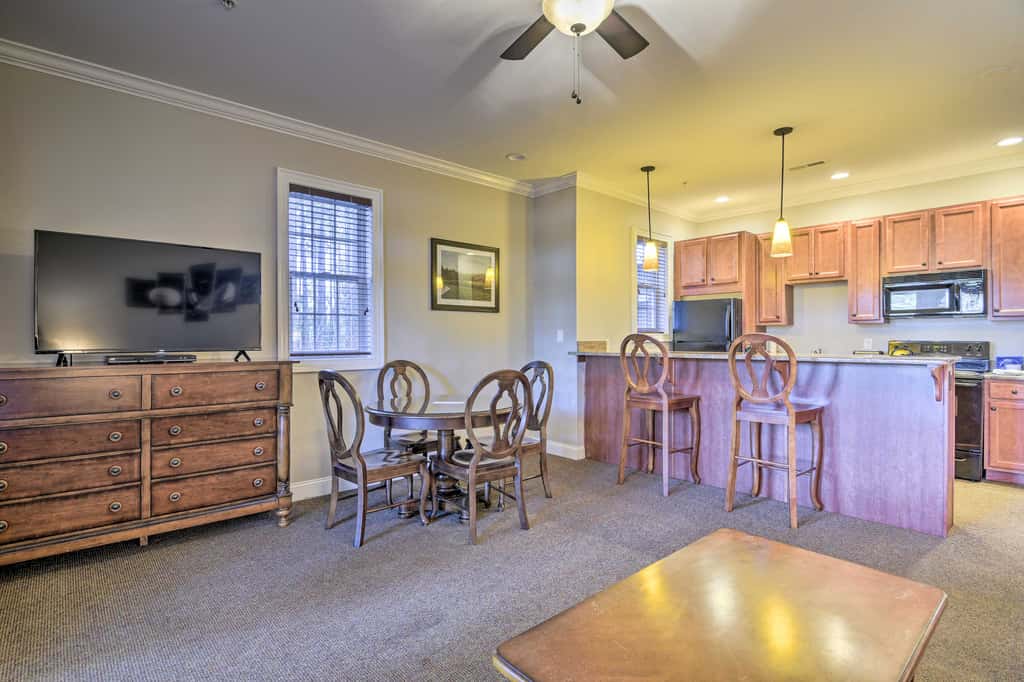 Anderson Creek Resort Condo on Golf Course w/ Pool