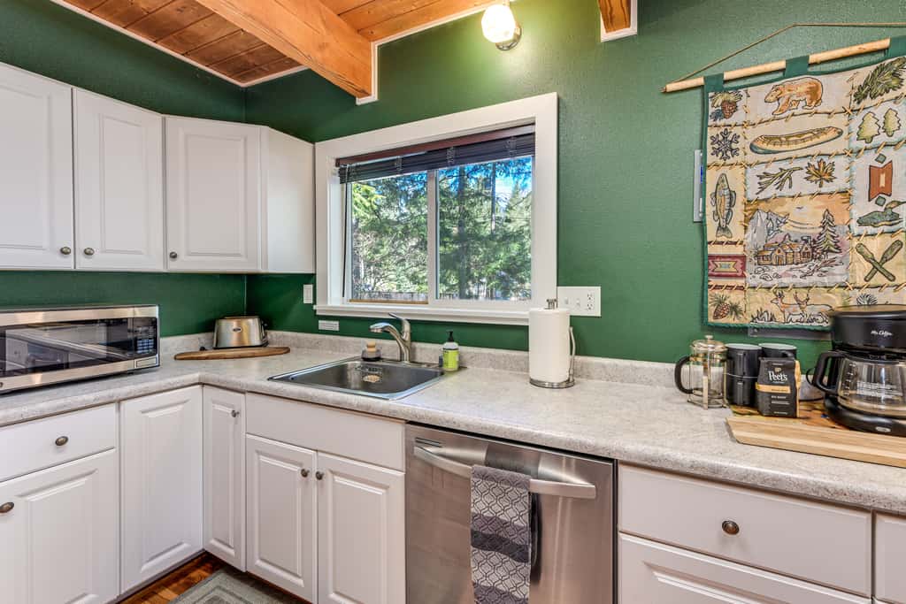 Cozy Ashford Home - 5 Mi to Rainier Nat'l Park!