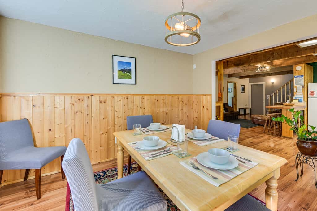 Cozy Ashford Home - 5 Mi to Rainier Nat'l Park!