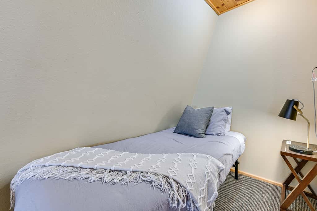 Cozy Ashford Home - 5 Mi to Rainier Nat'l Park!