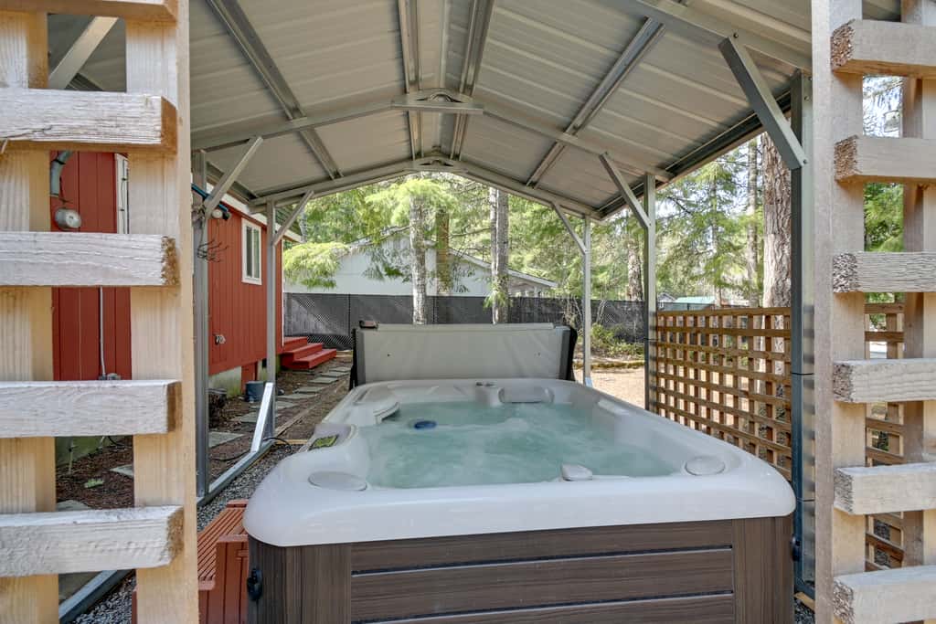 Cozy Ashford Home - 5 Mi to Rainier Nat'l Park!