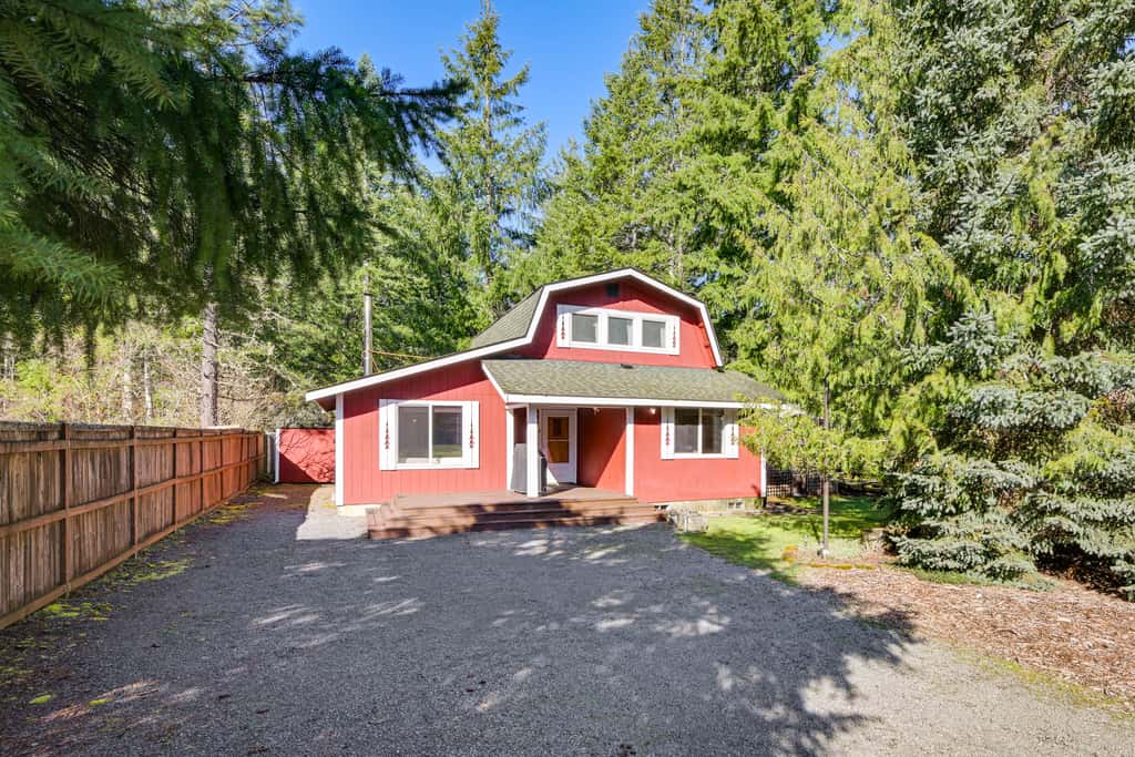 Cozy Ashford Home - 5 Mi to Rainier Nat'l Park!