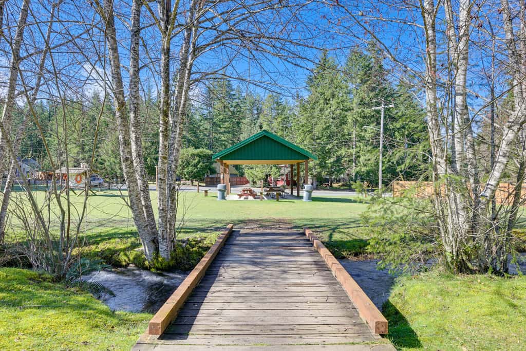 Cozy Ashford Home - 5 Mi to Rainier Nat'l Park!
