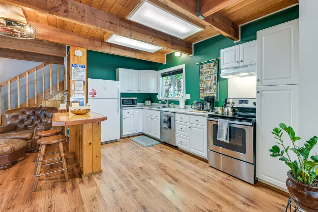Cozy Ashford Home - 5 Mi to Rainier Nat'l Park!