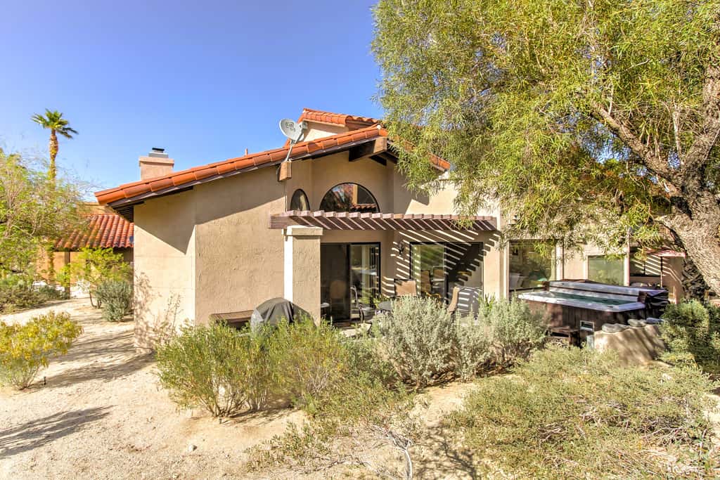 Borrego Springs Condo w/ Private Hot Tub & Views!