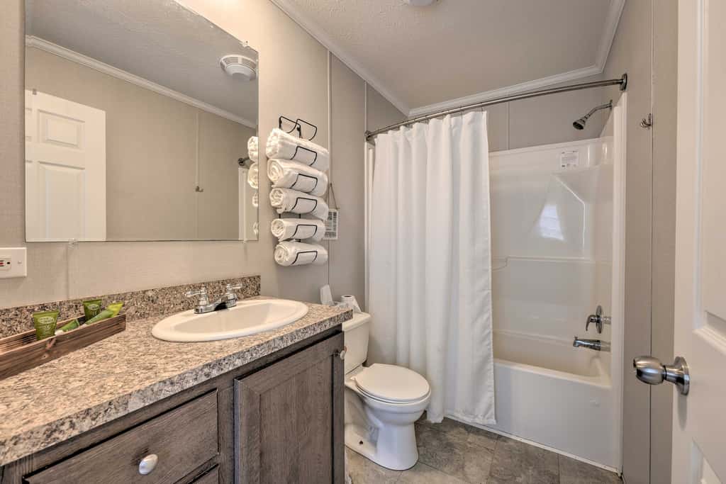 Cassopolis Cabin: On-Site Boating & Fishing!