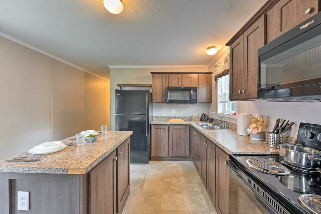 Cassopolis Cabin: On-Site Boating & Fishing!