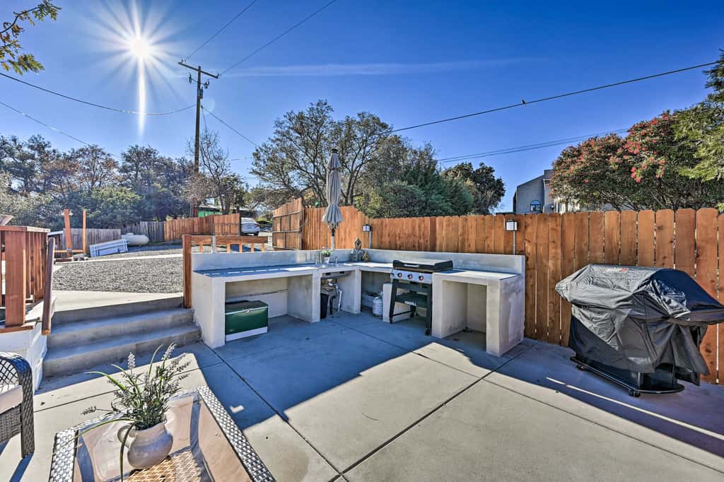 Inviting Julian Home w/ Scenic View & Hot Tub