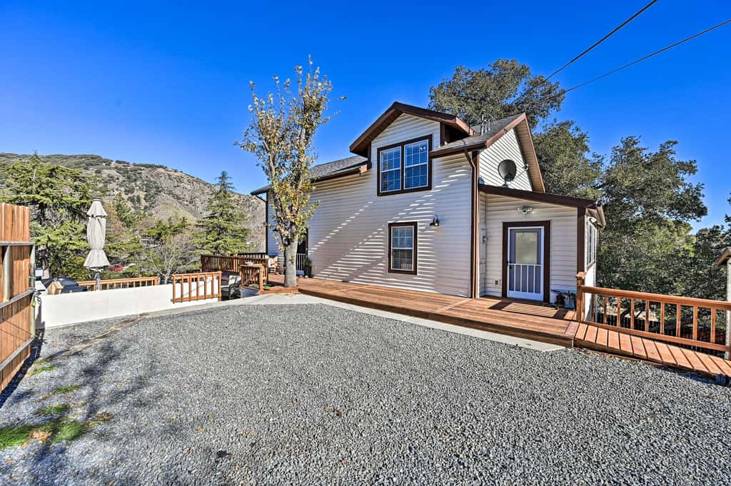 Inviting Julian Home w/ Scenic View & Hot Tub