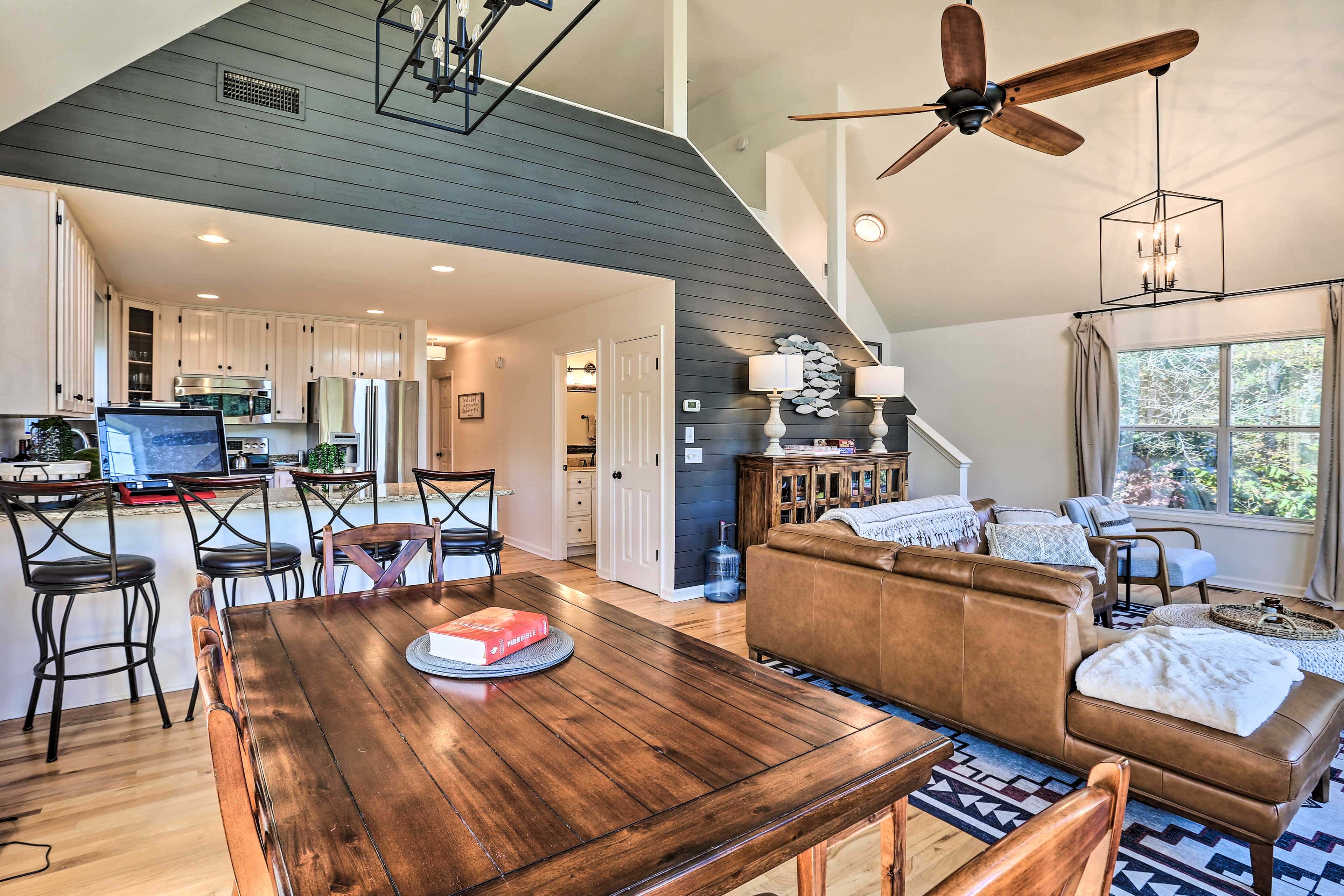Waterfront Lake Martin Home w/ Private Dock & View
