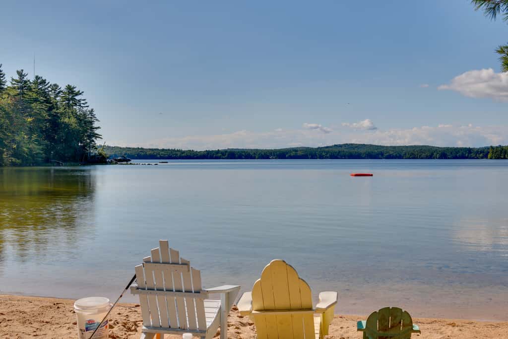 'The Birches' Raymond Getaway w/ Beach & Boat Dock