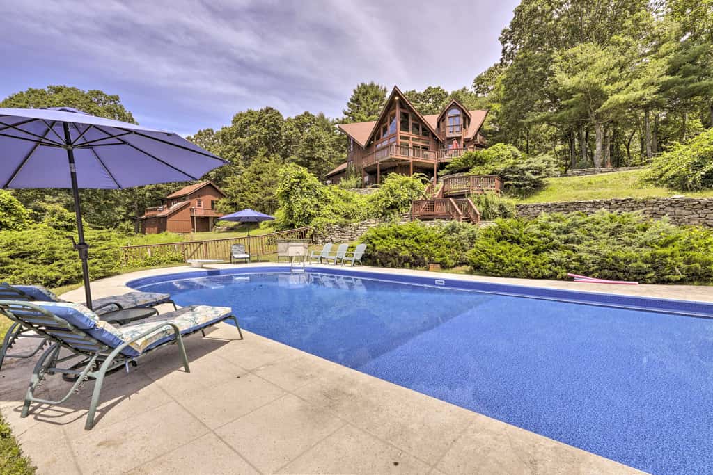 Private Guest House w/ Deck + Spectacular Views!