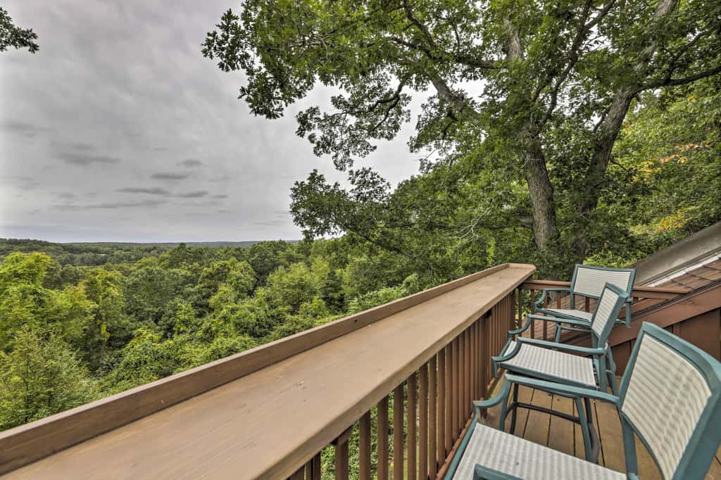 Private Guest House w/ Deck + Spectacular Views!