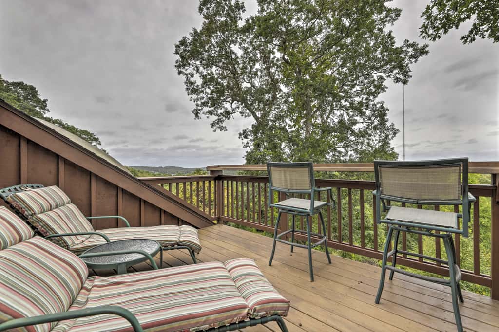 Private Guest House w/ Deck + Spectacular Views!