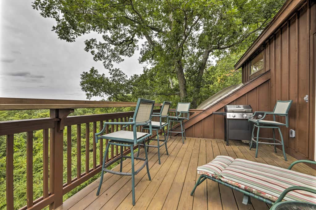 Private Guest House w/ Deck + Spectacular Views!