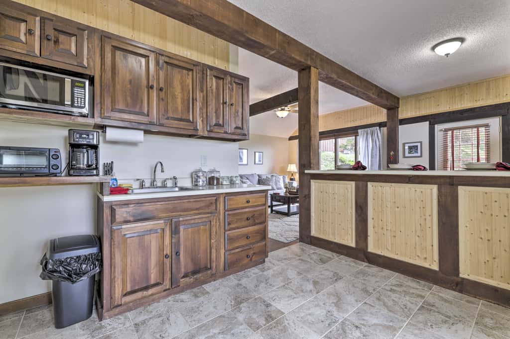 Private Guest House w/ Deck + Spectacular Views!