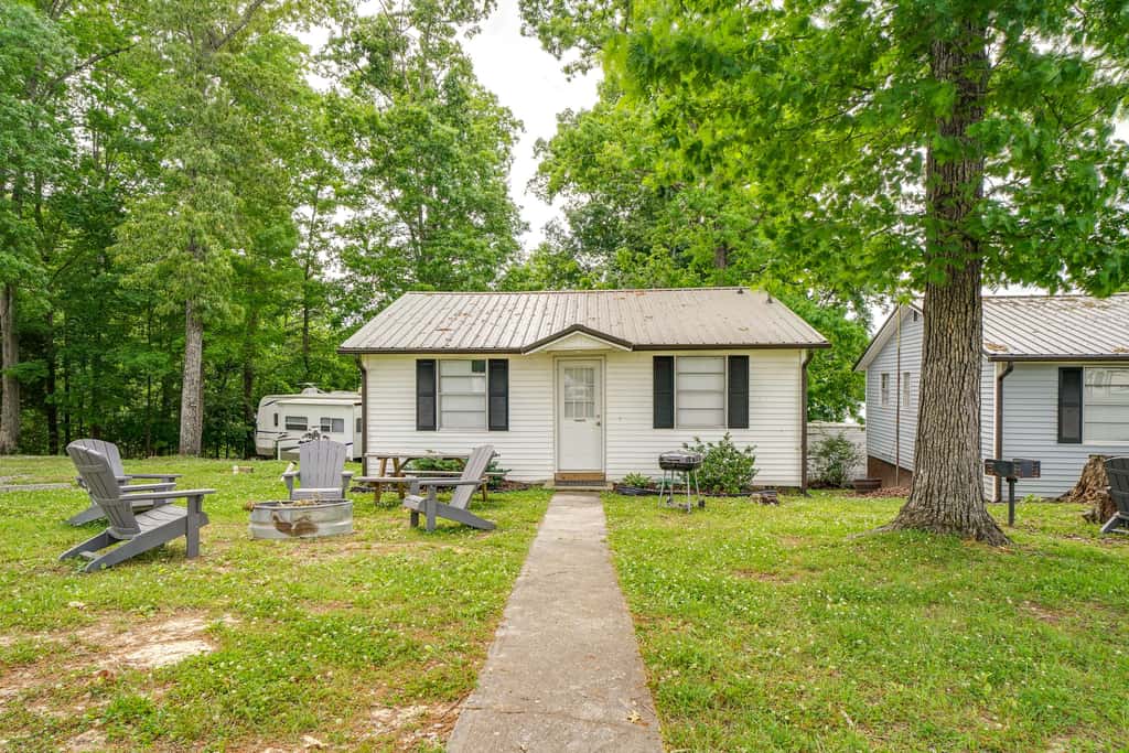 Dandridge Cabin in Inspiration Cove w/ Lake Access