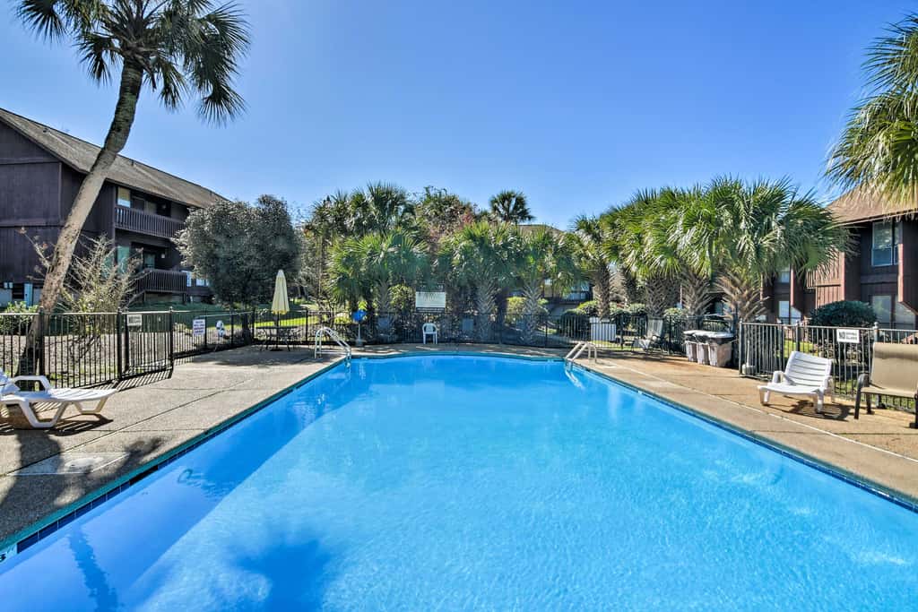 Golfer's Getaway! Modern Diamondhead Condo