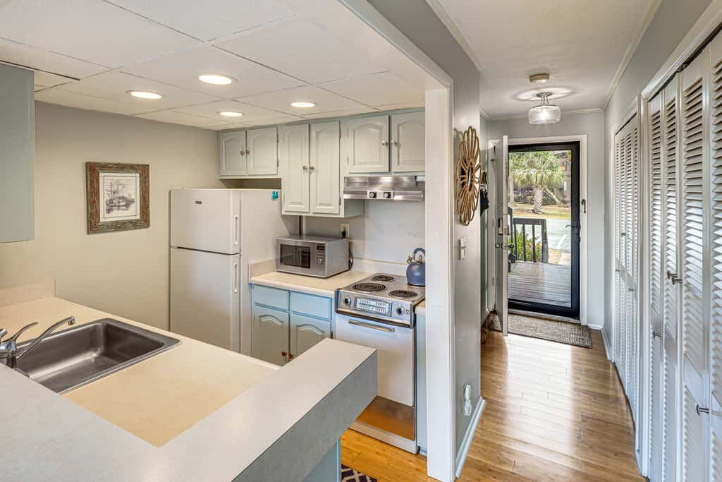 Golfer's Getaway! Modern Diamondhead Condo