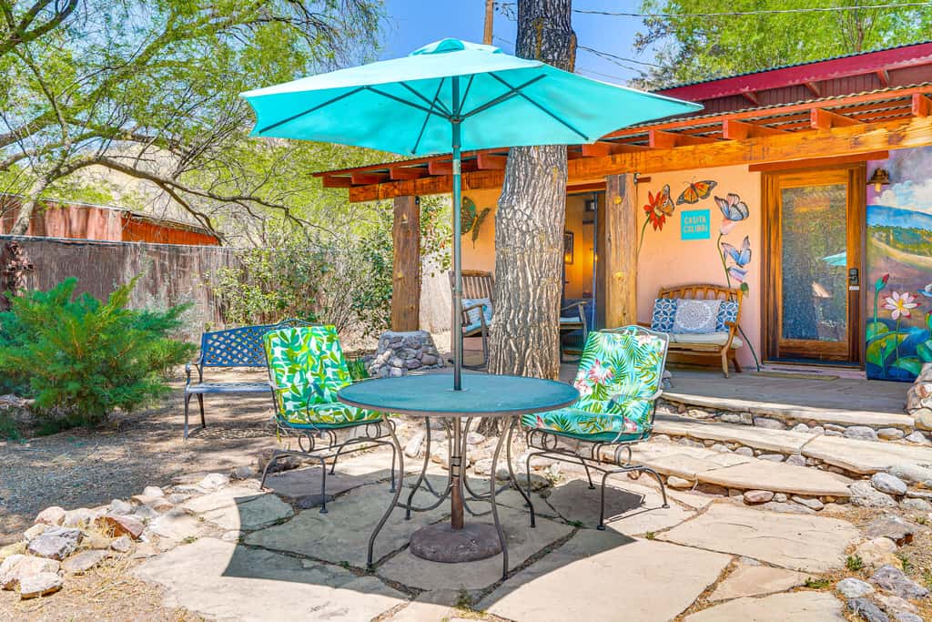 Casa Paloma Studio: Artsy & Airy w/ Hot Tub Access