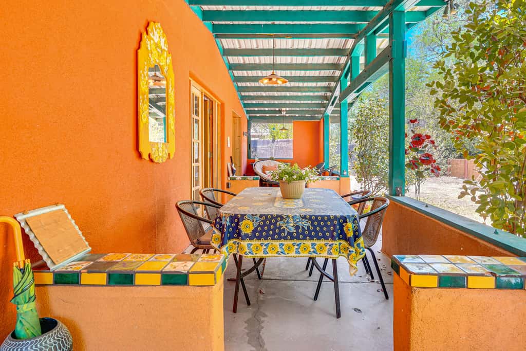Casa Paloma Studio: Artsy & Airy w/ Hot Tub Access