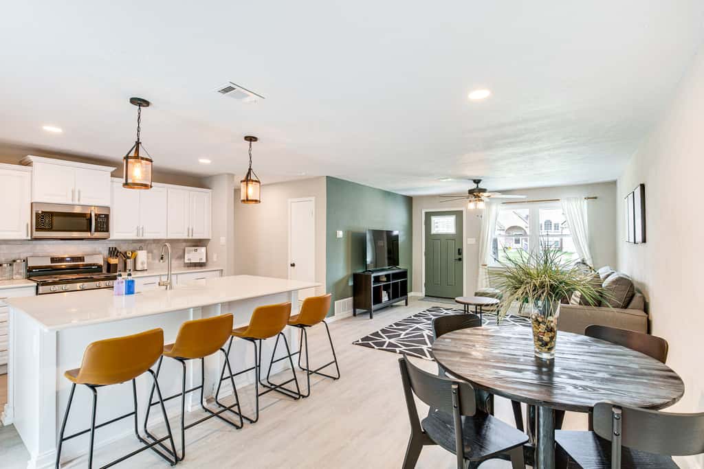 Walk to Lewisville Lake: Dog-Friendly Texas Home