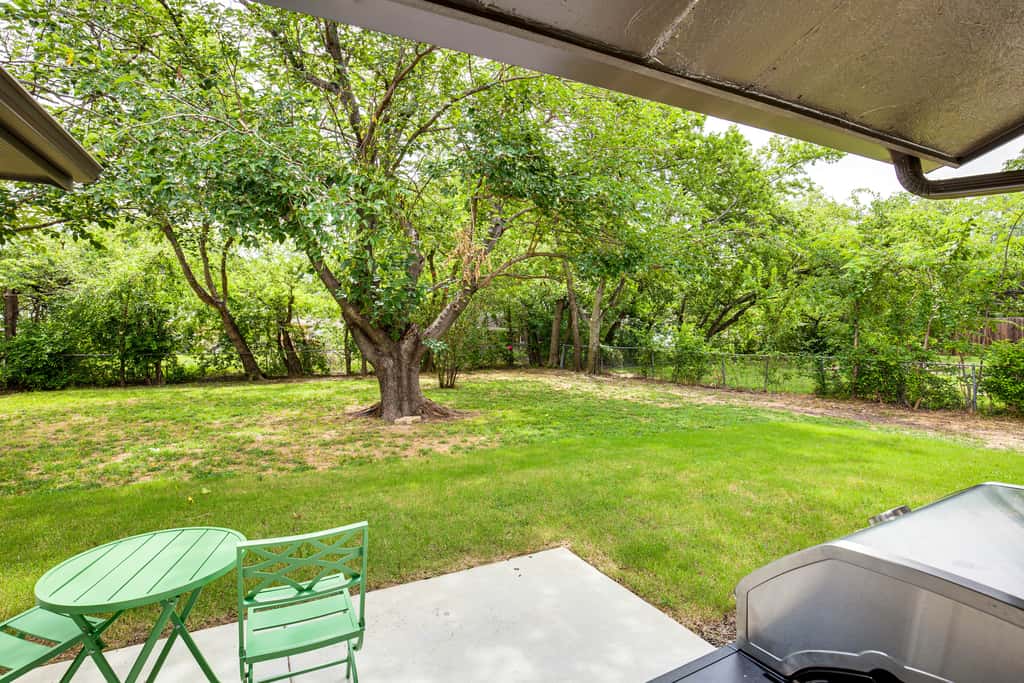 Walk to Lewisville Lake: Dog-Friendly Texas Home