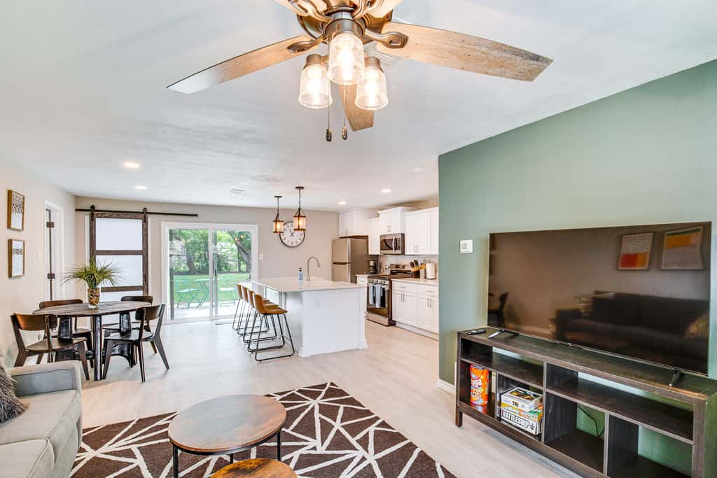 Walk to Lewisville Lake: Dog-Friendly Texas Home
