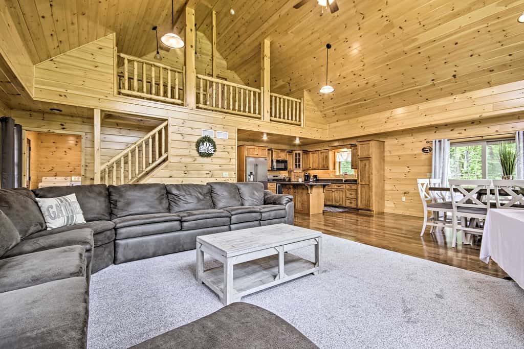 Lake View & Hot Tub: Wrightsville Cabin!