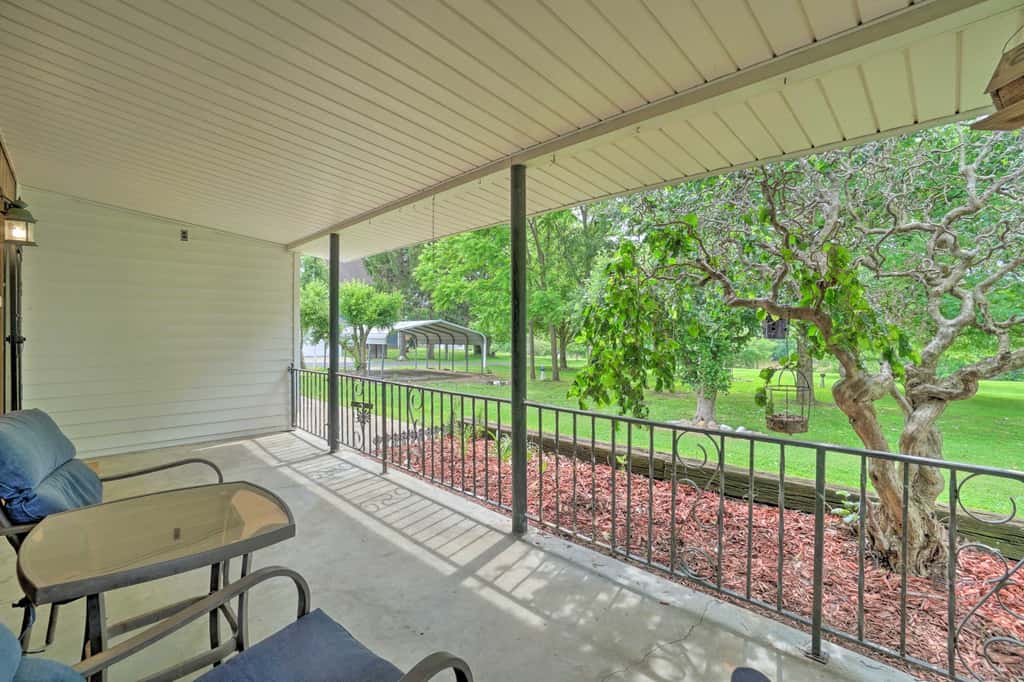Quaint Zanesville Home w/ Game Room & Yard!