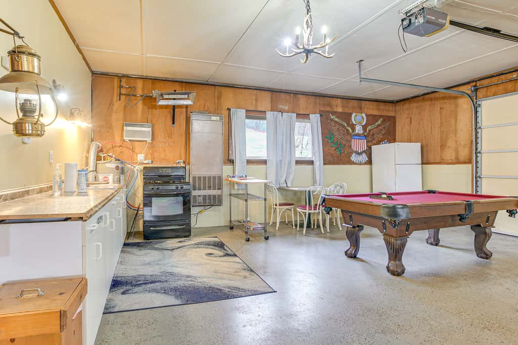 Quaint Zanesville Home w/ Game Room & Yard!