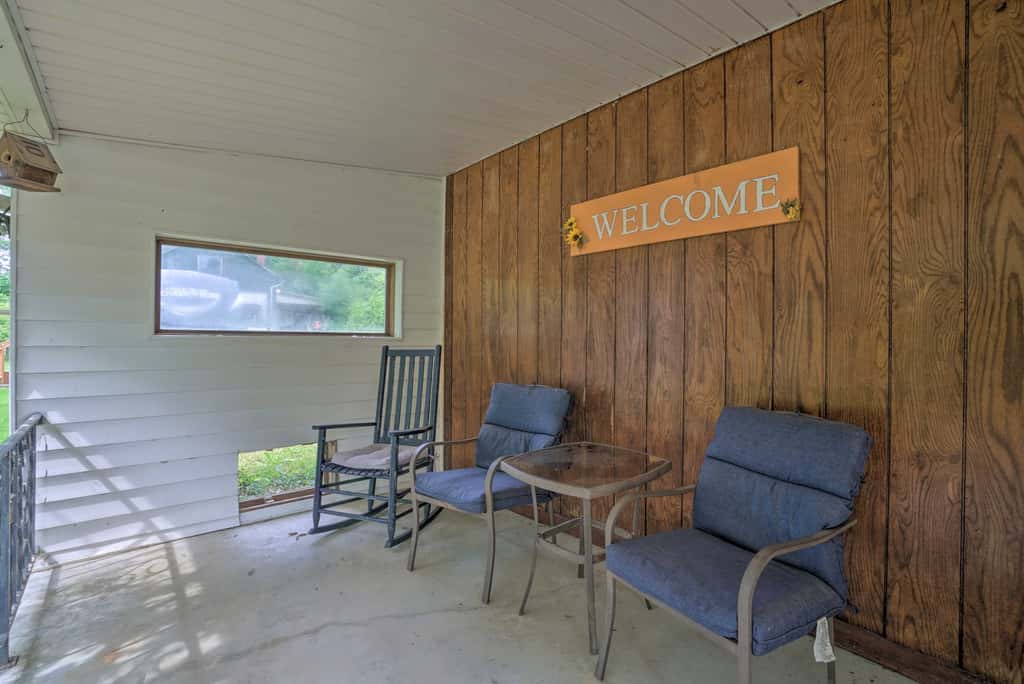 Quaint Zanesville Home w/ Game Room & Yard!