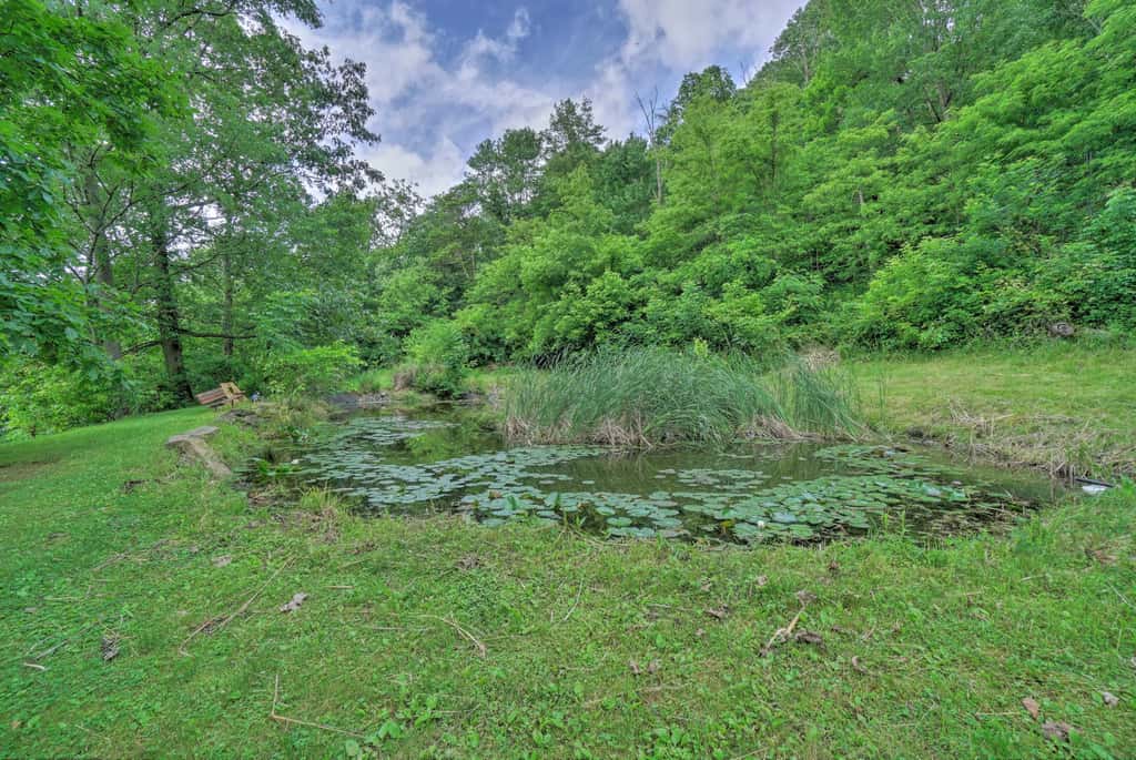 Quaint Zanesville Home w/ Game Room & Yard!