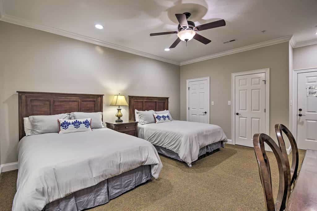 Resort-Style Condo on Golf Course w/ Pool Access