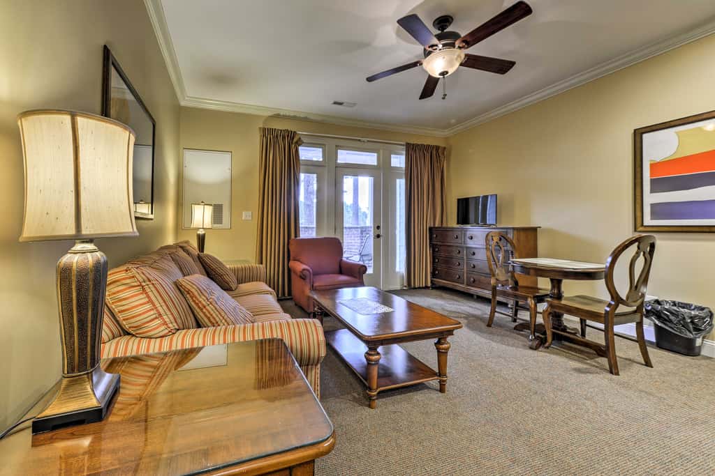 Resort-Style Condo on Golf Course w/ Pool Access
