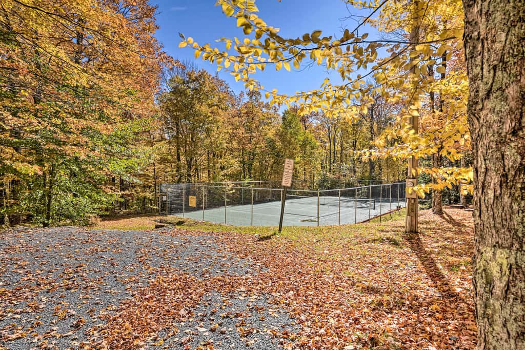 Fishing Pond + Pool! Resort Retreat in Wilmington