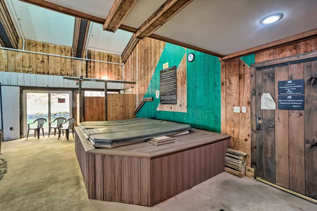 Fishing Pond + Pool! Resort Retreat in Wilmington
