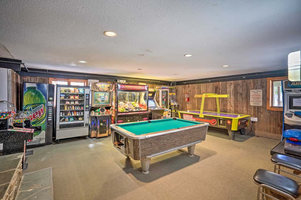 Fishing Pond + Pool! Resort Retreat in Wilmington