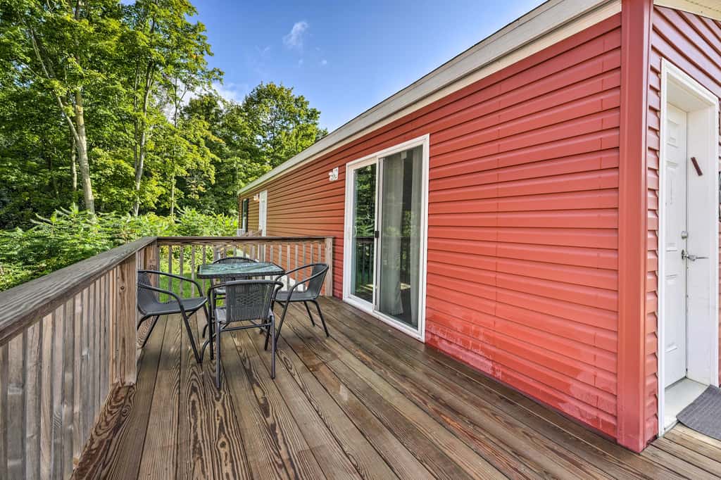 Pet-Friendly Cassolopis Escape, Near Lake!