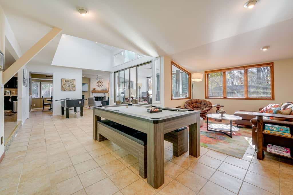 Cassopolis Vacation Home - Walk to Diamond Lake!