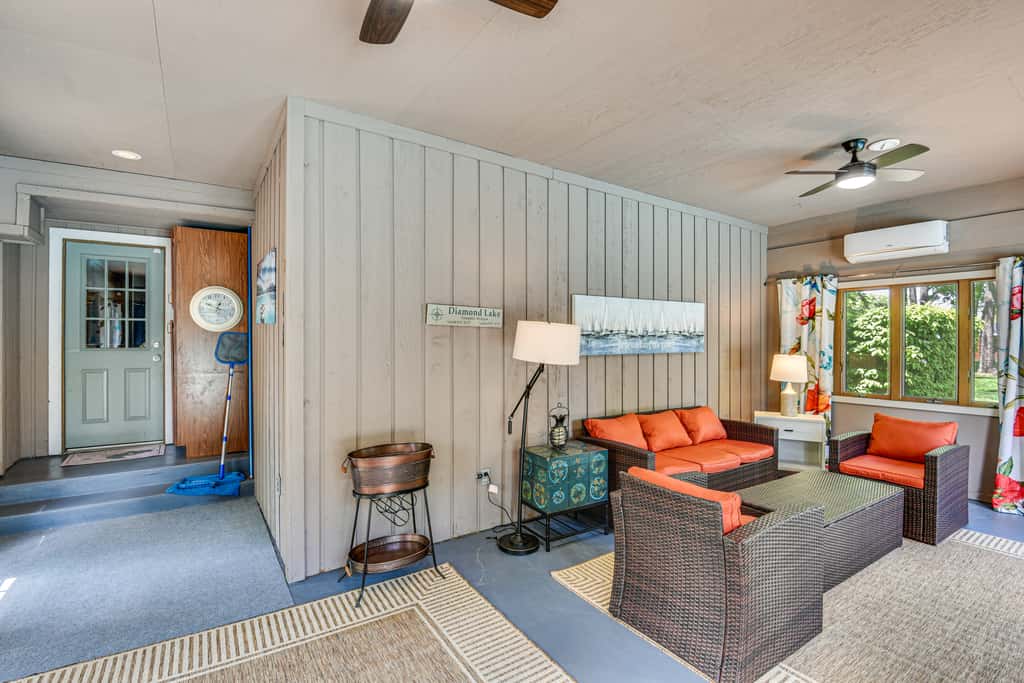 Cassopolis Vacation Home - Walk to Diamond Lake!
