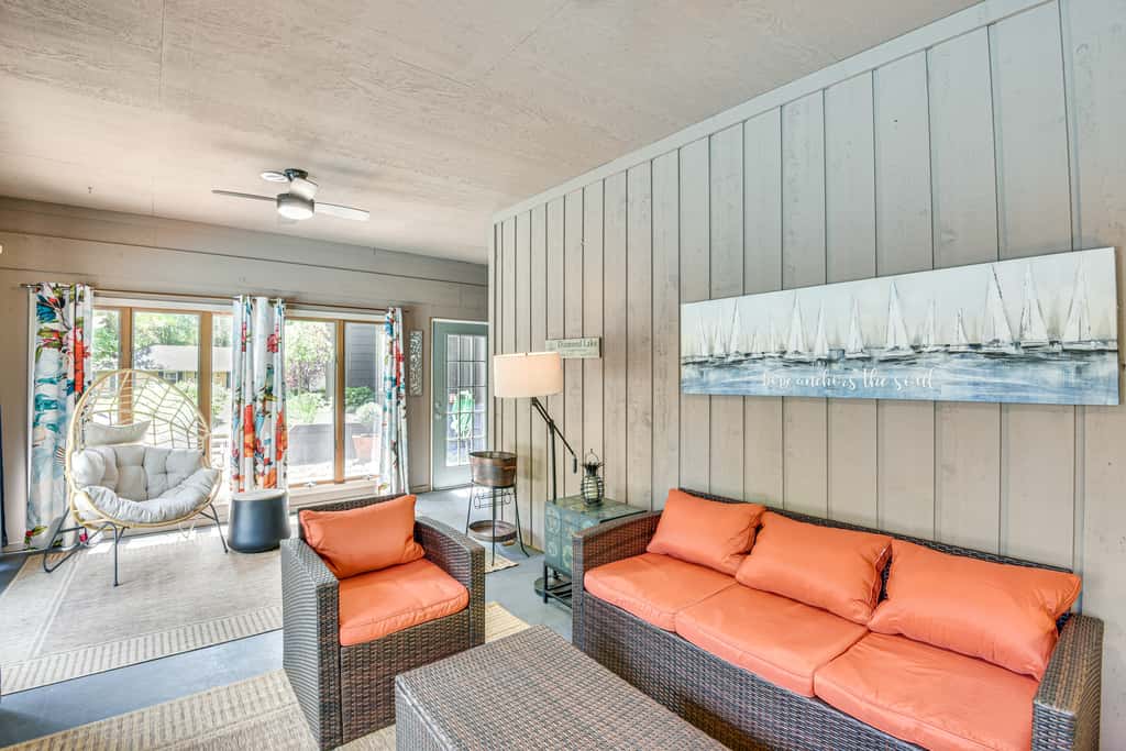Cassopolis Vacation Home - Walk to Diamond Lake!