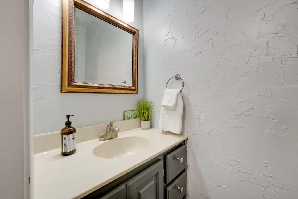 Cassopolis Vacation Home - Walk to Diamond Lake!