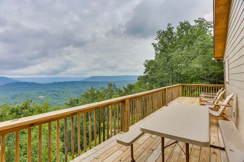 Mountain Retreat w/ Fire Pit in Flat Rock!